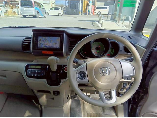 Ｎ－ＢＯＸ Ｇ・Ｌパッケージ　車検２年付　片側電動スライドドア　ケンウッド新品ナビ地デジＴＶ　バックカメラ　スマートキー　プッシュスターター　オートエアコン　電動格納ドアミラー　ベンチシート　アイドリングストップ（2枚目）