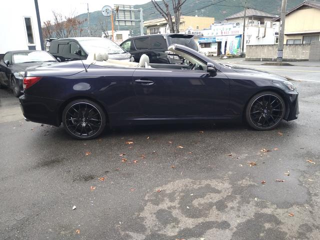 ＩＳ ＩＳ２５０Ｃ　バージョンＬ　検９年７月／現行後期スピンドルグリル仕様／革調シートカバー／三眼ヘッドライト／ブラック１９インチ新品タイヤ／オープニングモーション＆シーケンシャルウインカー／フルセグＴＶ／スマートキー２本／ＥＴＣ（5枚目）