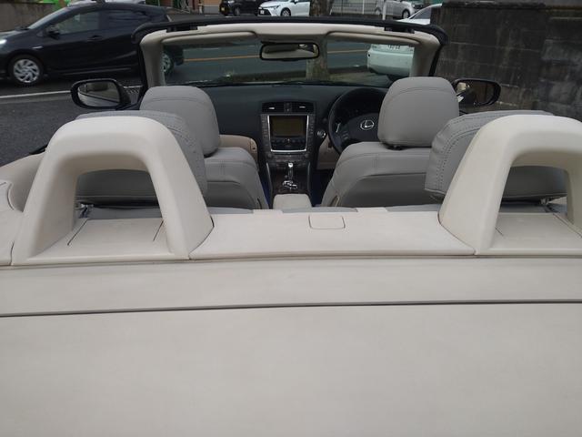 ＩＳ ＩＳ２５０Ｃ　バージョンＬ　検９年７月／現行後期スピンドルグリル仕様／革調シートカバー／三眼ヘッドライト／ブラック１９インチ新品タイヤ／オープニングモーション＆シーケンシャルウインカー／フルセグＴＶ／スマートキー２本／ＥＴＣ（12枚目）