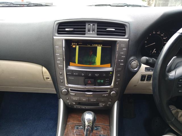 ＩＳ ＩＳ２５０Ｃ　バージョンＬ　検９年７月／現行後期スピンドルグリル仕様／革調シートカバー／三眼ヘッドライト／ブラック１９インチ新品タイヤ／オープニングモーション＆シーケンシャルウインカー／フルセグＴＶ／スマートキー２本／ＥＴＣ（13枚目）