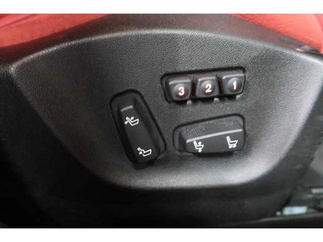ジュリエッタ ヴェローチェ　赤革シート＆シートヒーター　ＳＤナビ＆フルセグ　Ｂｌｕｅｔｏｏｔｈ接続対応　メモリー機能付パワーシート　専用１８インチアルミホイール　バックソナー　クルーズコントロール　取説＆保証書　１年保証　禁煙車（5枚目）