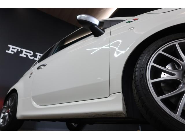 アバルト５９５ ツーリズモ　純正ディスプレイオーディオ　ドライブレコーダー　ＥＴＣ　パドルシフト　Ｂｌｕｅｔｏｏｔｈ接続対応＆ＵＳＢ接続ポート　ＨＩＤヘッドライト　純正１４インチアルミホイール　赤レザーシート　バックソナー（25枚目）