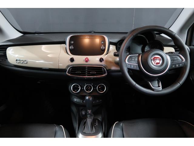 ５００Ｘ クロス　ａｐｐｌｅｃａｒｐａｙ対応ディスプレイオーディオ　バックカメラ　クリアランスソナー　ドライブレコーダー　ブラインドスポットモニター　パドルシフト　クルーズコントロール　シートヒーター　パワーシート（3枚目）