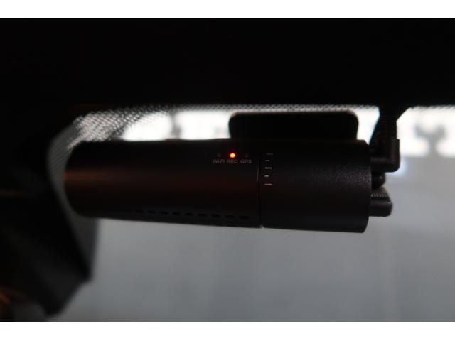 アバルト５９５ コンペティツィオーネ　７０周年記念車　左Ｈ　Ａｐｐｌｅｃａｒｐｌａｙ対応ディスプレイ　前後ドライブレコーダー　バックソナー　レコードモンツァマフラー　フロント＆リアフォグランプ　Ｂｌｕｅｔｏｏｔｈ接続対応＆ＵＳＢ接続ポート（5枚目）