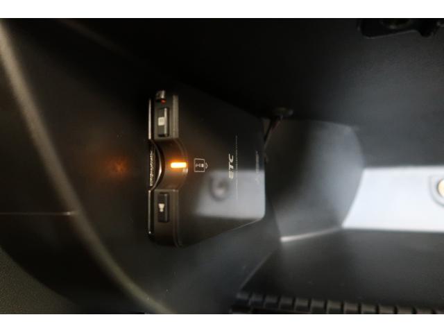 アバルト５９５ コンペティツィオーネ　７０周年記念車　左Ｈ　Ａｐｐｌｅｃａｒｐｌａｙ対応ディスプレイ　前後ドライブレコーダー　バックソナー　レコードモンツァマフラー　フロント＆リアフォグランプ　Ｂｌｕｅｔｏｏｔｈ接続対応＆ＵＳＢ接続ポート（6枚目）