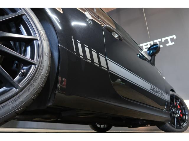 アバルト５９５ コンペティツィオーネ　７０周年記念車　左Ｈ　Ａｐｐｌｅｃａｒｐｌａｙ対応ディスプレイ　前後ドライブレコーダー　バックソナー　レコードモンツァマフラー　フロント＆リアフォグランプ　Ｂｌｕｅｔｏｏｔｈ接続対応＆ＵＳＢ接続ポート（27枚目）