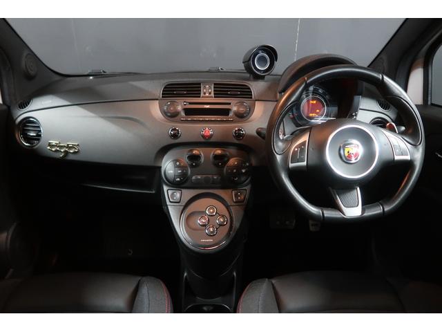 アバルト595 コンペティツィオーネ 当店買取車 純正CDオーディオ バックソナー ETC パドルシフト ブースターメーター 純正17インチアルミホイール フロント&リアフォグランプ Bluetooth接続対応 SPORTSモード 禁煙車(3枚目)