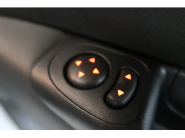 アバルト595 コンペティツィオーネ 当店買取車 純正CDオーディオ バックソナー ETC パドルシフト ブースターメーター 純正17インチアルミホイール フロント&リアフォグランプ Bluetooth接続対応 SPORTSモード 禁煙車(8枚目)