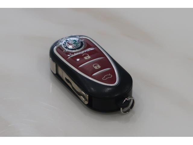 ジュリエッタ スーパーパックスポーツ SDナビ&フルセグ バックソナー ETC アイドリングストップ 純正18インチアルミホイール Bluetooth接続対応 クルーズコントロール フロント&リアフォグランプ パドルシフト シートヒーター(9枚目)