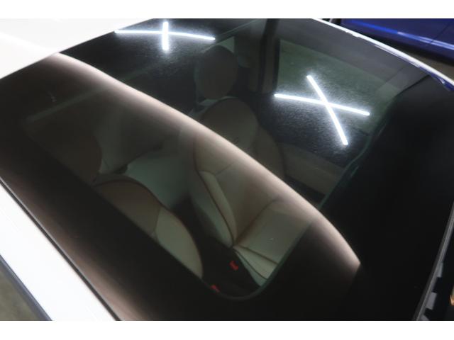 ●『ガラスルーフ』外からの光が入り開放的な室内空間を演出してくれます！ドライブが楽しくなります♪