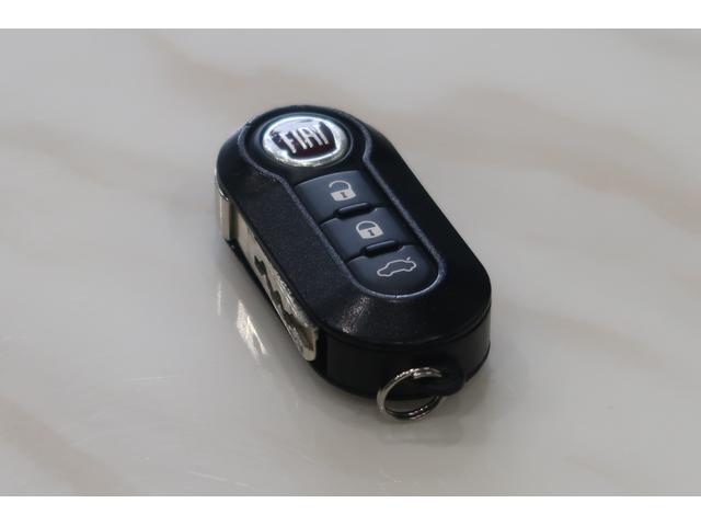 ●『キーレスエントリー』離れた場所からでも鍵の開閉が可能です！アンサーバックも付いて便利な装備ですよ！