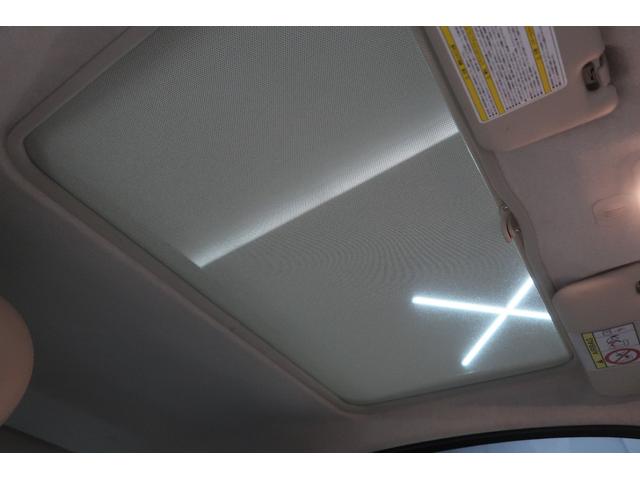 ●車内もキレイで嫌な臭いもありません☆弊社は光触媒を使った『ナノゾーンコート』の施工・取り扱い店となっております。新型コロナウイルスの不活性化効果もあり、只今人気のルームコーティングとなっております。