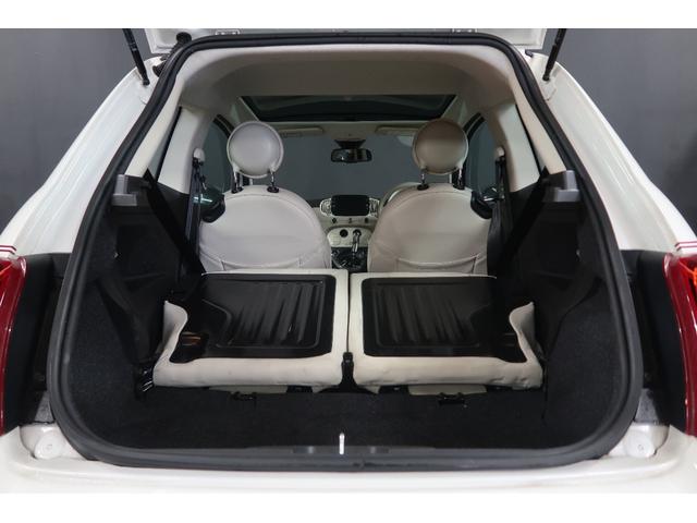 ●後席シートを倒すとトランクと室内がつながります！長めの荷物でも積み込み可能ですよ♪