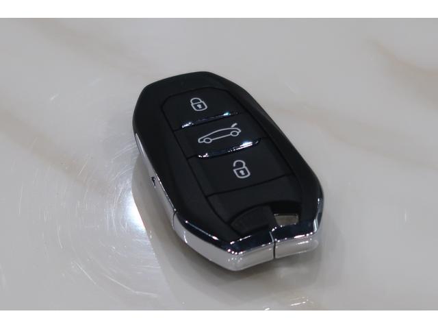 308 GT ブルーHDi 純正ディスプレイオーディオ バックカメラ 前後ドラレコ ETC ブラインドスポットモニター クリアランスソナー Bluetooth接続対応&USB接続ポート フロント&リアフォグ 純正18インチAW(9枚目)