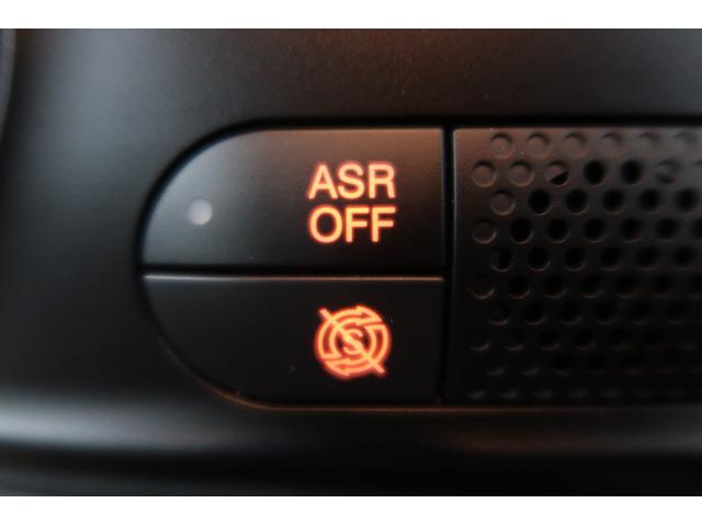 ���w�A�C�h�����O�X�g�b�v�x�@�N���}����Ԃ���Ǝ����I�ɃG���W�����~���A���ʂȔR�������r�o�K�X��}���܂��B�f�����G���W�����Ďn��������ȂǁA�h���C�o�[�̊��o�ƃY���̂Ȃ����R�Ȑ����ڎw���Ă��܂��B