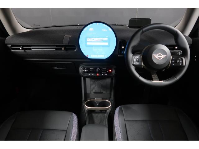 ＭＩＮＩ 　純正ディスプレイオーディオ　バックカメラ　シートヒーター　クルーズコントロール　Ｂｌｕｅｔｏｏｔｈ接続対応　バックソナー　純正１６インチＡＷ　ワイヤレス充電　ハーフレザーシート　ＬＥＤヘッドライト（3枚目）