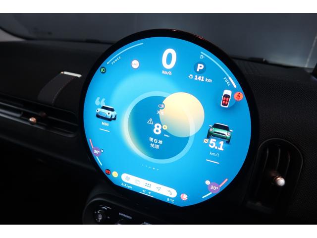 ＭＩＮＩ 　純正ディスプレイオーディオ　バックカメラ　シートヒーター　クルーズコントロール　Ｂｌｕｅｔｏｏｔｈ接続対応　バックソナー　純正１６インチＡＷ　ワイヤレス充電　ハーフレザーシート　ＬＥＤヘッドライト（4枚目）
