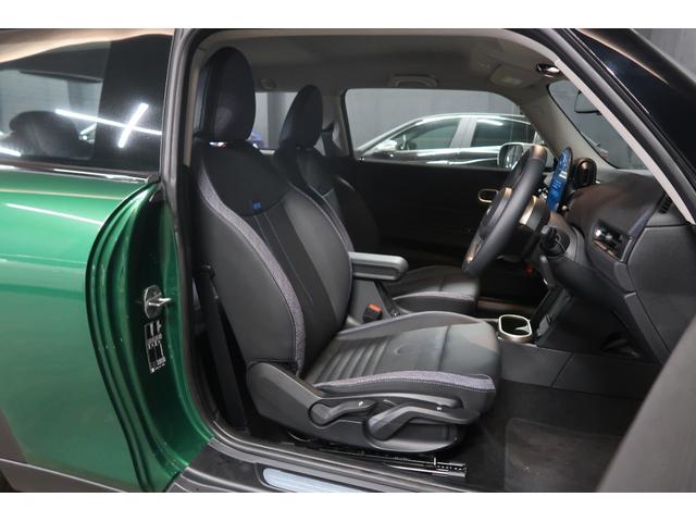 ＭＩＮＩ 　純正ディスプレイオーディオ　バックカメラ　シートヒーター　クルーズコントロール　Ｂｌｕｅｔｏｏｔｈ接続対応　バックソナー　純正１６インチＡＷ　ワイヤレス充電　ハーフレザーシート　ＬＥＤヘッドライト（12枚目）
