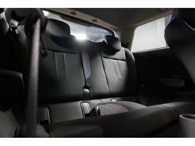 ＭＩＮＩ 　純正ディスプレイオーディオ　バックカメラ　シートヒーター　クルーズコントロール　Ｂｌｕｅｔｏｏｔｈ接続対応　バックソナー　純正１６インチＡＷ　ワイヤレス充電　ハーフレザーシート　ＬＥＤヘッドライト（13枚目）