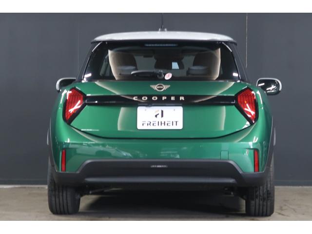 ＭＩＮＩ 　純正ディスプレイオーディオ　バックカメラ　シートヒーター　クルーズコントロール　Ｂｌｕｅｔｏｏｔｈ接続対応　バックソナー　純正１６インチＡＷ　ワイヤレス充電　ハーフレザーシート　ＬＥＤヘッドライト（18枚目）