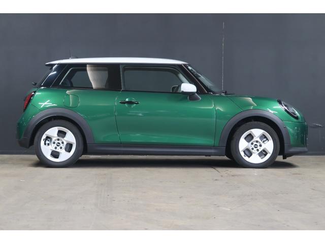 ＭＩＮＩ 　純正ディスプレイオーディオ　バックカメラ　シートヒーター　クルーズコントロール　Ｂｌｕｅｔｏｏｔｈ接続対応　バックソナー　純正１６インチＡＷ　ワイヤレス充電　ハーフレザーシート　ＬＥＤヘッドライト（19枚目）