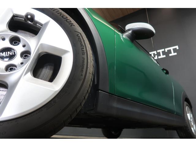 ＭＩＮＩ 　純正ディスプレイオーディオ　バックカメラ　シートヒーター　クルーズコントロール　Ｂｌｕｅｔｏｏｔｈ接続対応　バックソナー　純正１６インチＡＷ　ワイヤレス充電　ハーフレザーシート　ＬＥＤヘッドライト（26枚目）