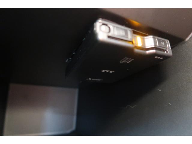 ルーテシア インテンス　純正ディスプレイ　バックカメラ　ＥＴＣ　クルーズコントロール　アイドリングストップ　ステアリングヒーター　　Ｂｌｕｅｔｏｏｔｈ接続対応＆ＵＳＢ接続ポート　クリアランスソナー　ブラインドスポットモニター（6枚目）