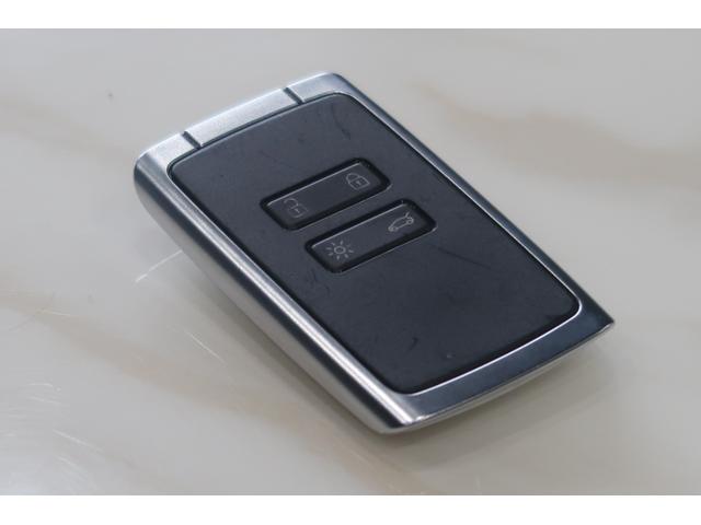 ルーテシア インテンス　純正ディスプレイ　バックカメラ　ＥＴＣ　クルーズコントロール　アイドリングストップ　ステアリングヒーター　　Ｂｌｕｅｔｏｏｔｈ接続対応＆ＵＳＢ接続ポート　クリアランスソナー　ブラインドスポットモニター（9枚目）