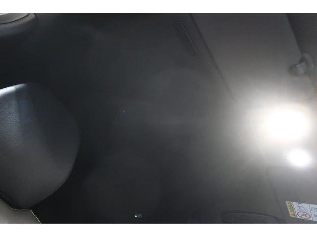 ルーテシア インテンス　純正ディスプレイ　バックカメラ　ＥＴＣ　クルーズコントロール　アイドリングストップ　ステアリングヒーター　　Ｂｌｕｅｔｏｏｔｈ接続対応＆ＵＳＢ接続ポート　クリアランスソナー　ブラインドスポットモニター（14枚目）