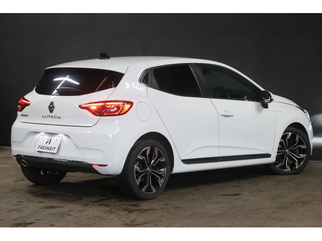 ルーテシア インテンス　純正ディスプレイ　バックカメラ　ＥＴＣ　クルーズコントロール　アイドリングストップ　ステアリングヒーター　　Ｂｌｕｅｔｏｏｔｈ接続対応＆ＵＳＢ接続ポート　クリアランスソナー　ブラインドスポットモニター（23枚目）