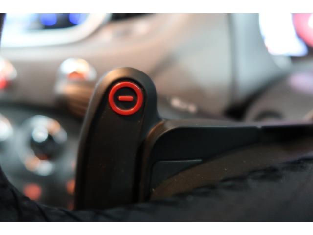 アバルト５９５ コンペティツィオーネ　ＳＤナビ＆フルセグ　バックカメラ　Ｂｌｕｅｔｏｏｔｈ接続対応＆ＵＳＢ接続ポート　パドルシフト　　ＨＩＤヘッドライト　フロント＆リアフォグ　ブースターメーター　純正１７インチアルミホイール　取説＆保証書（8枚目）