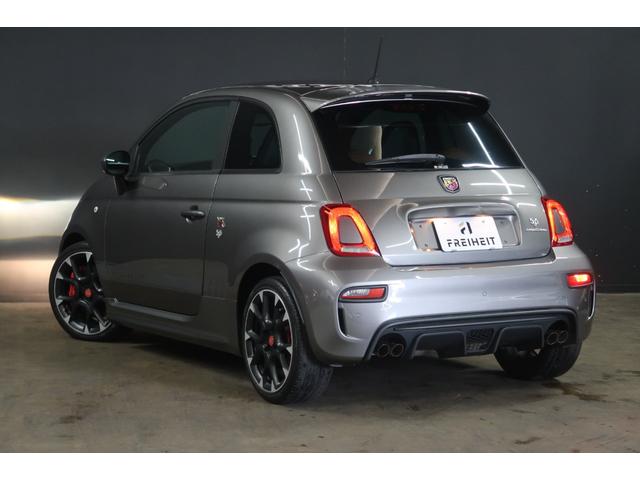 アバルト５９５ コンペティツィオーネ　ＳＤナビ＆フルセグ　バックカメラ　Ｂｌｕｅｔｏｏｔｈ接続対応＆ＵＳＢ接続ポート　パドルシフト　　ＨＩＤヘッドライト　フロント＆リアフォグ　ブースターメーター　純正１７インチアルミホイール　取説＆保証書（24枚目）