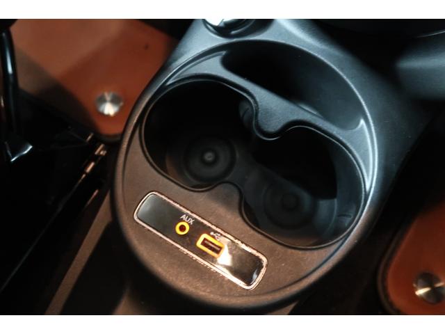 アバルト５９５ コンペティツィオーネ　ＳＤナビ＆フルセグ　バックカメラ　Ｂｌｕｅｔｏｏｔｈ接続対応＆ＵＳＢ接続ポート　パドルシフト　　ＨＩＤヘッドライト　フロント＆リアフォグ　ブースターメーター　純正１７インチアルミホイール　取説＆保証書（70枚目）