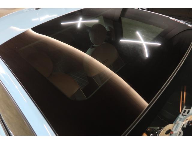 ５００ ツインエア　ラウンジ　ガラスルーフ　純正ディスプレイ　前後ドライブレコーダー　ＥＴＣ　フロント＆リアフォグランプ　Ｂｌｕｅｔｏｏｔｈ接続対応＆ＵＳＢ接続ポート　バックソナ　純正１５インチアルミホイール　取説＆保証書　禁煙車（5枚目）
