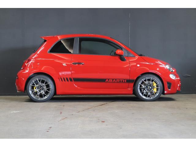 アバルト６９５ コンペティツィオーネ　ワンオーナー　左Ｈ　ＭＴ車　ａｐｐｌｅｃａｒｐａｙ対応ディスプレイオーディオ　ＥＴＣ　バックソナー　フロント＆リアフォグランプ　Ｂｌｕｅｔｏｏｔｈ接続対応＆ＵＳＢ接続ポート　取説＆保証書　１年保証付き（19枚目）