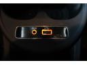 ●「USB接続」お手持ちのミュージックプレーヤーを接続し、車内でお気に入りの音楽を気軽に楽しむことができます♪