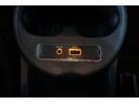 ●「USB接続」お手持ちのミュージックプレーヤーを接続し、車内でお気に入りの音楽を気軽に楽しむことができます♪