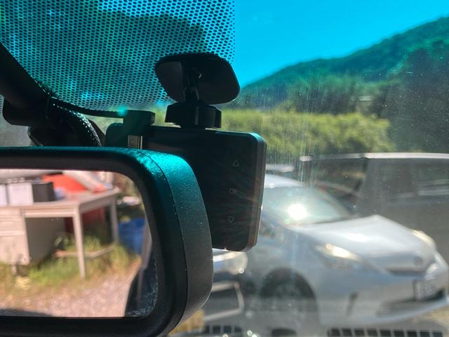エクスプローラー ＸＬＴ　エコブースト　／３列７人乗り／２ＷＤ／ジオバンナ２２ｉｎｃｈアルミホイール／本革パワーシート／ＬＥＤ／ＳＤナビ／フルセグ／バックカメラ／Ｂｌｕｅｔｏｏｔｈ／スマートキー／ルーフレール／クリアランスソナー（22枚目）