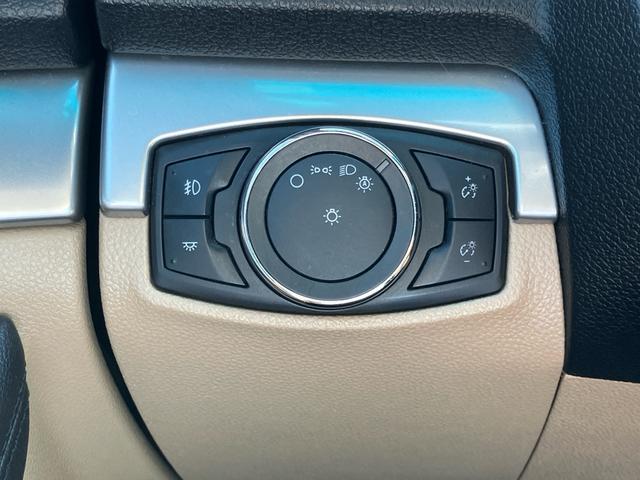 エクスプローラー ＸＬＴ　エコブースト　／３列７人乗り／２ＷＤ／ジオバンナ２２ｉｎｃｈアルミホイール／本革パワーシート／ＬＥＤ／ＳＤナビ／フルセグ／バックカメラ／Ｂｌｕｅｔｏｏｔｈ／スマートキー／ルーフレール／クリアランスソナー（36枚目）