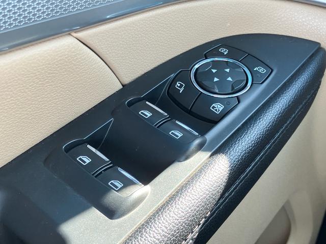 エクスプローラー ＸＬＴ　エコブースト　／３列７人乗り／２ＷＤ／ジオバンナ２２ｉｎｃｈアルミホイール／本革パワーシート／ＬＥＤ／ＳＤナビ／フルセグ／バックカメラ／Ｂｌｕｅｔｏｏｔｈ／スマートキー／ルーフレール／クリアランスソナー（37枚目）