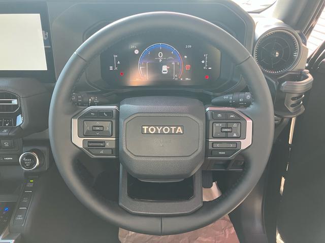 ランドクルーザー２５０ ＶＸ　モデリスタプロテクターキット　モデリスタオーバーフェンダー　モデリスタシグネチャーイルミブレード　ＥＴＣ　バックカメラ　全周囲カメラ　フルセグ　電動リアゲート（11枚目）