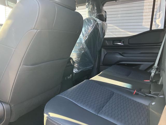 ランドクルーザー２５０ ＶＸ　モデリスタプロテクターキット　モデリスタオーバーフェンダー　モデリスタシグネチャーイルミブレード　ＥＴＣ　バックカメラ　全周囲カメラ　フルセグ　電動リアゲート（45枚目）