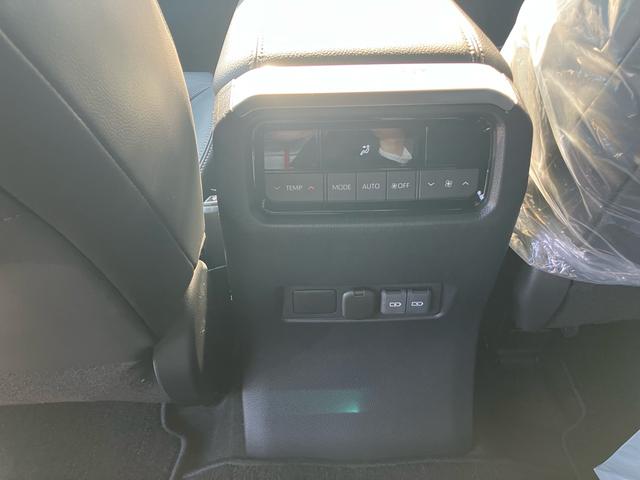 ランドクルーザー２５０ ＶＸ　モデリスタプロテクターキット　モデリスタオーバーフェンダー　モデリスタシグネチャーイルミブレード　ＥＴＣ　バックカメラ　全周囲カメラ　フルセグ　電動リアゲート（47枚目）