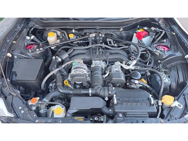 ８６ レーシング　６速マニュアル　ダックテールスポイラー　ロールゲージ　車高調　エアコン　パワステ　パワーウィンドウ　ＡＢＳ　エアバック（7枚目）