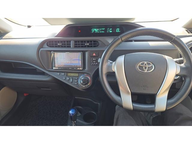 アクア Ｇ　Ｂｌｕｅｔｏｏｔｈオーディオ　後席モニター　キーレスエントリー　電動格納ミラー　メモリーナビ　アイドリングストップ　衝突安全ボディ（2枚目）