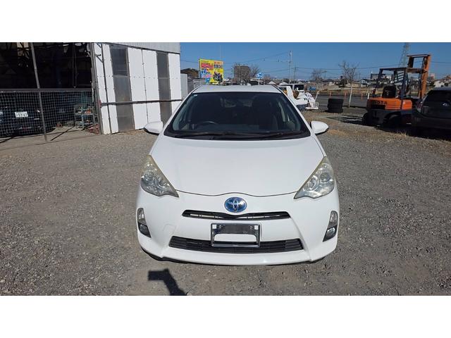 アクア Ｇ　Ｂｌｕｅｔｏｏｔｈオーディオ　後席モニター　キーレスエントリー　電動格納ミラー　メモリーナビ　アイドリングストップ　衝突安全ボディ（3枚目）