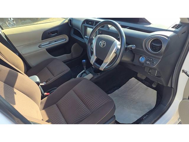 アクア Ｇ　Ｂｌｕｅｔｏｏｔｈオーディオ　後席モニター　キーレスエントリー　電動格納ミラー　メモリーナビ　アイドリングストップ　衝突安全ボディ（8枚目）