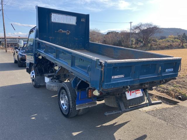 タイタントラック ダンプ　２．０ｔ　５速ＭＴ　後輪ダブル　エアコン　パワーウィンドウ　ＣＤ（6枚目）