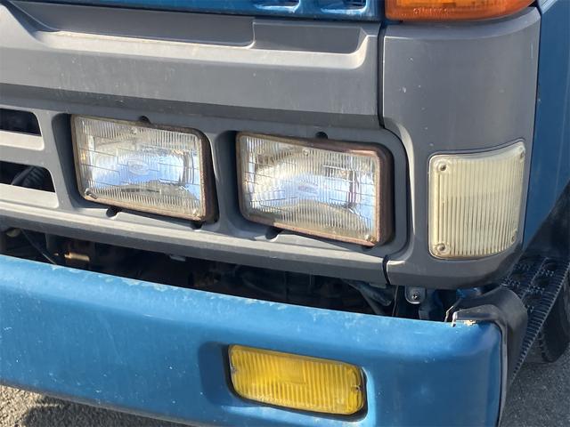 タイタントラック ダンプ　２．０ｔ　５速ＭＴ　後輪ダブル　エアコン　パワーウィンドウ　ＣＤ（9枚目）