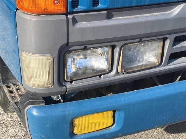 タイタントラック ダンプ　２．０ｔ　５速ＭＴ　後輪ダブル　エアコン　パワーウィンドウ　ＣＤ（11枚目）